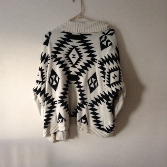 Aztec Print Cardigan - Picture 4 of 4